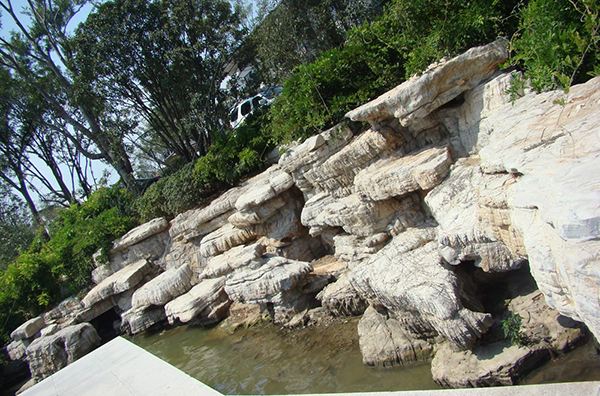 驳岸龟纹石鱼池水池假山制作